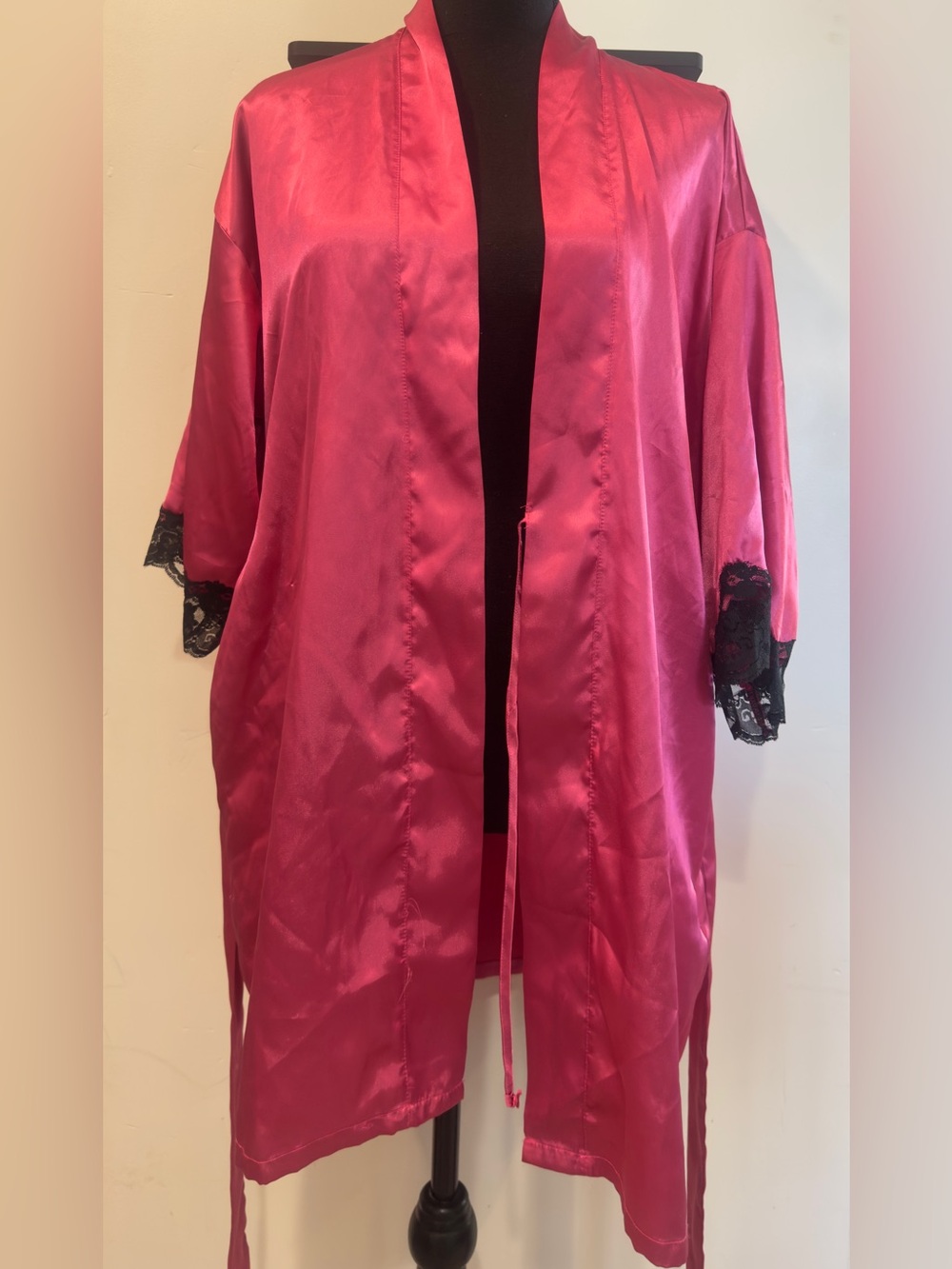 Satin Lace-Trim Robe in Fuchsia for Women
